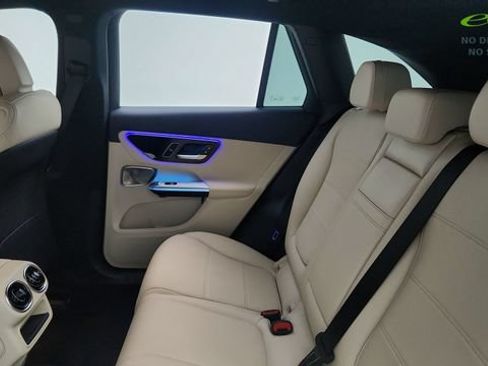 Used 2026 Mercedes-Benz GLC 350e 4MATIC image 31