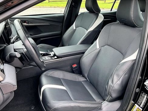 Used 2025 Toyota Camry SE FWD image 23