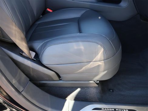 Used 2023 Land Rover Range Rover Sport SE Dynamic image 11