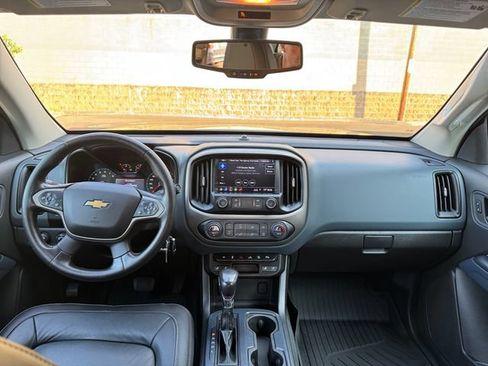 Used 2022 Chevrolet Colorado Z71 w/ Z71 Midnight Edition AWD/4WD image 15