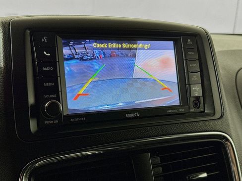 Used 2019 Dodge Grand Caravan SXT FWD image 15