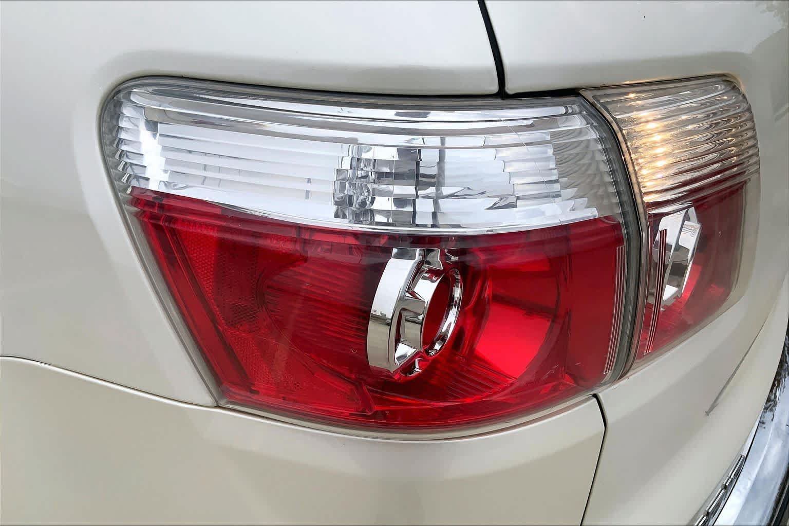 Used 2012 GMC Acadia SLT AWD/4WD image 27