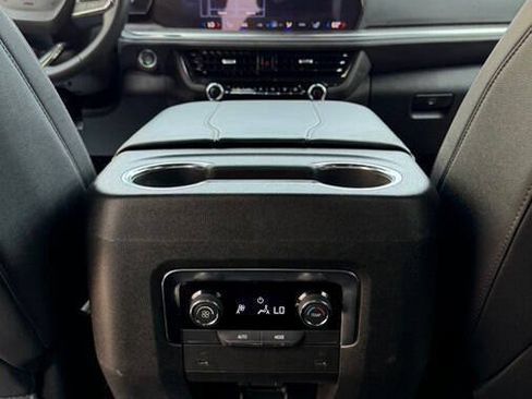 Used 2025 Chevrolet Tahoe LT RWD image 33
