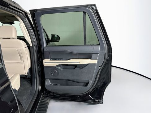 Used 2024 Ford Expedition Max XLT image 32