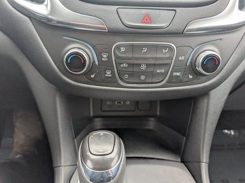 Used 2020 Chevrolet Equinox LT w/ Driver Convenience Package image 21