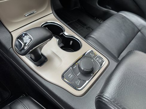 Used 2015 Jeep Grand Cherokee Summit w/ Platinum Series Group image 21