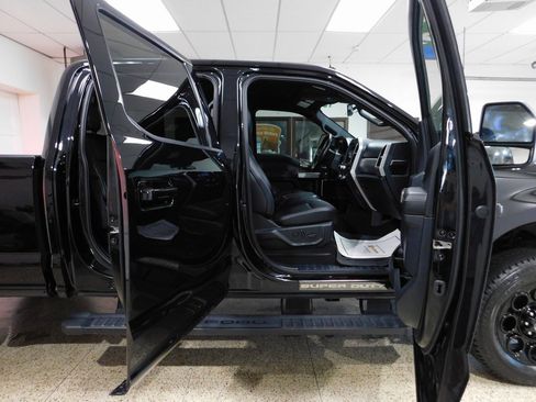 Used 2022 Ford F250 Lariat w/ Black Appearance Pkg image 90