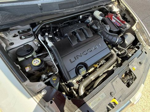 Used 2009 Lincoln MKS FWD image 24