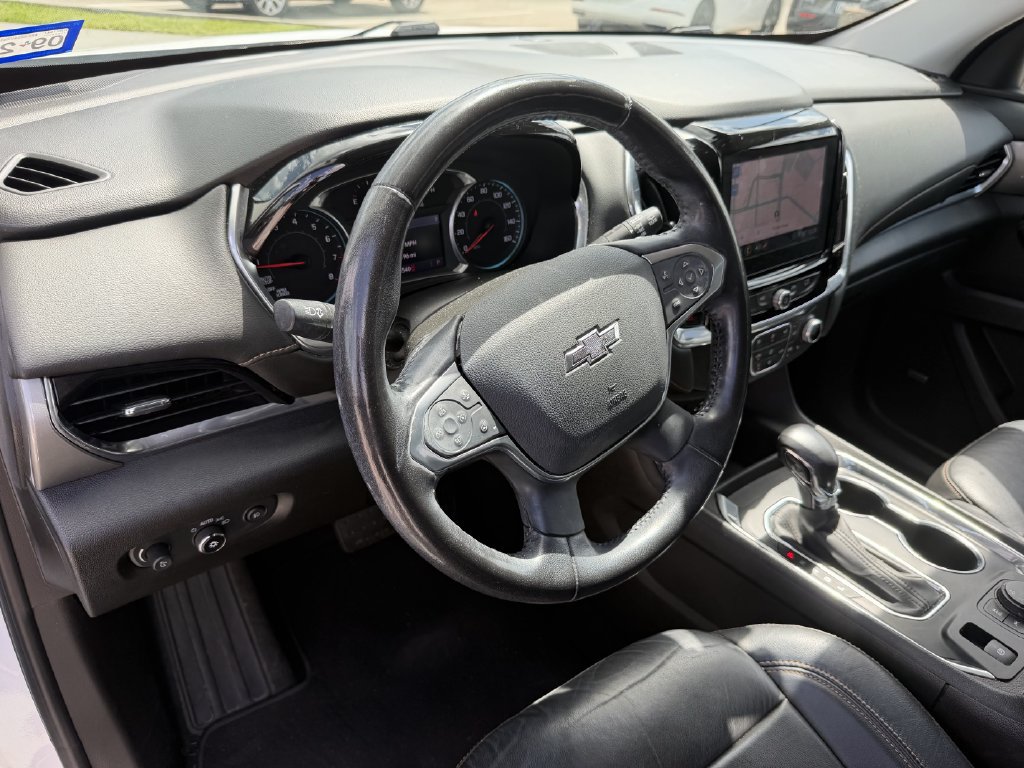 Used 2021 Chevrolet Traverse RS FWD image 14
