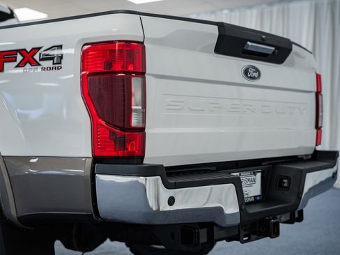 Used 2022 Ford F350 Lariat w/ Chrome Package image 6