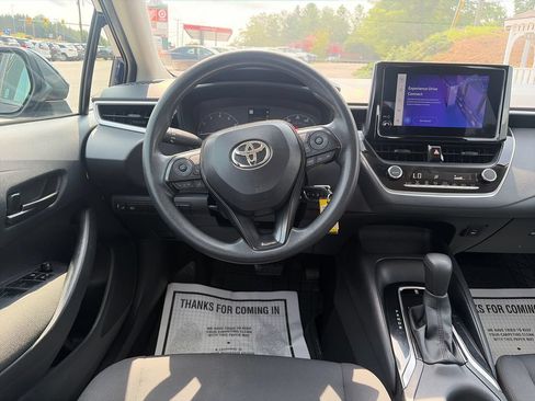 Used 2025 Toyota Corolla LE FWD image 14