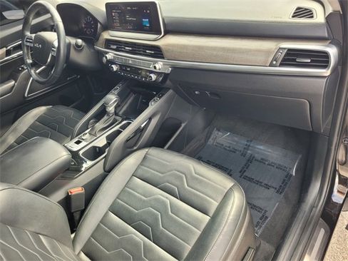 Used 2022 Kia Telluride SX w/ SX Prestige Package image 19
