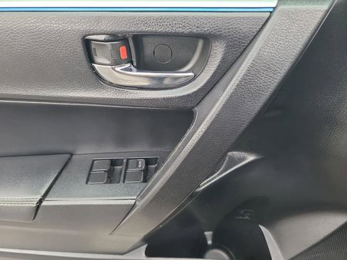 Used 2015 Toyota Corolla S FWD image 10