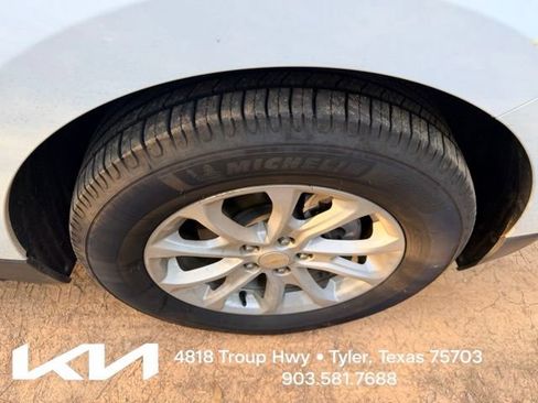 Used 2020 Chevrolet Equinox LS w/ LS Convenience Package FWD image 13