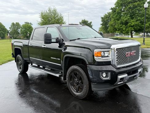 Used 2015 GMC Sierra 2500 Denali w/ Duramax Plus Package AWD/4WD image 3