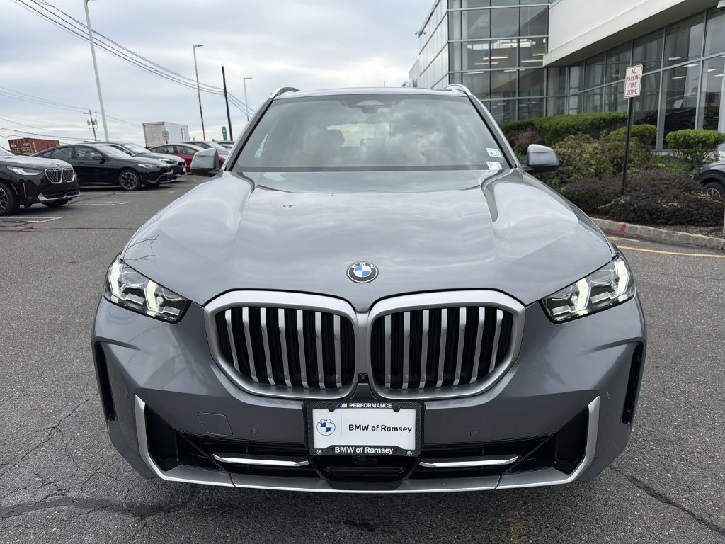 Used 2024 BMW X5 xDrive40i w/ Premium Package AWD/4WD image 14
