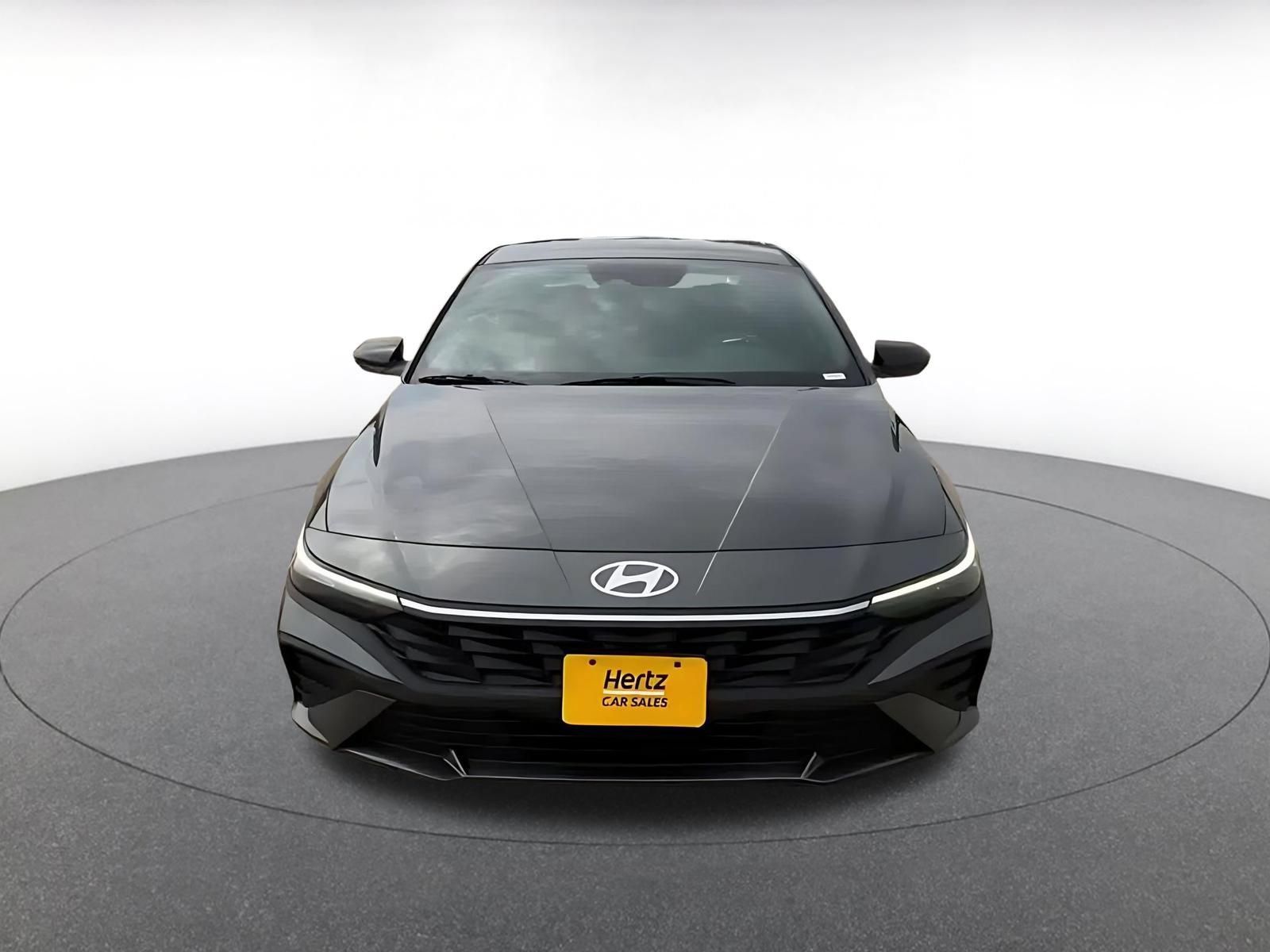 Used 2026 Hyundai Elantra Sport FWD image 4