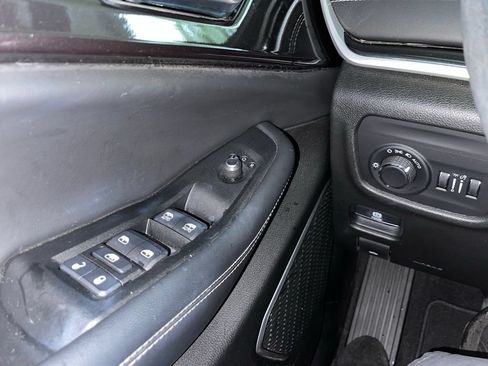 Used 2021 Jeep Grand Cherokee L Laredo AWD/4WD image 11