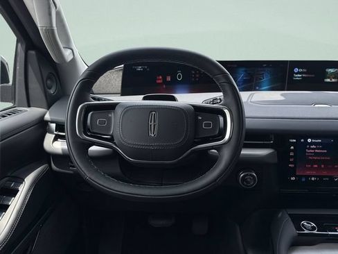 New 2027 Lincoln Navigator Reserve AWD/4WD image 22