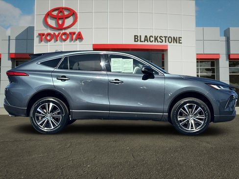 Used 2024 Toyota Venza LE AWD/4WD image 2