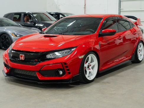 Used 2018 Honda Civic Type R image 3