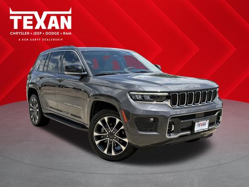 Used 2023 Jeep Grand Cherokee Overland RWD image 1