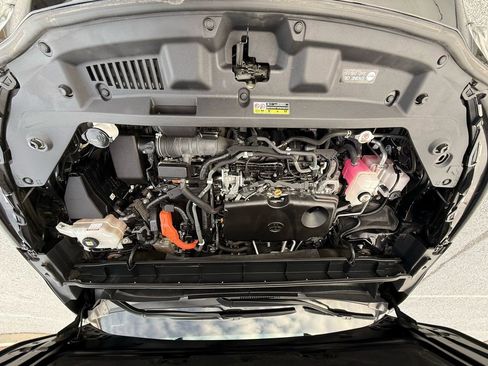 Used 2021 Toyota Highlander XLE image 31