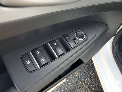 Used 2023 Kia Forte LXS FWD image 9
