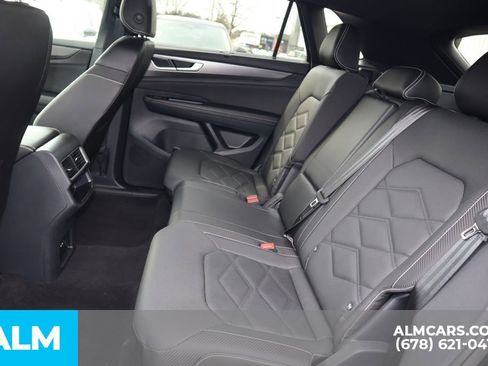 Used 2025 Volkswagen Atlas Cross Sport SE FWD image 19