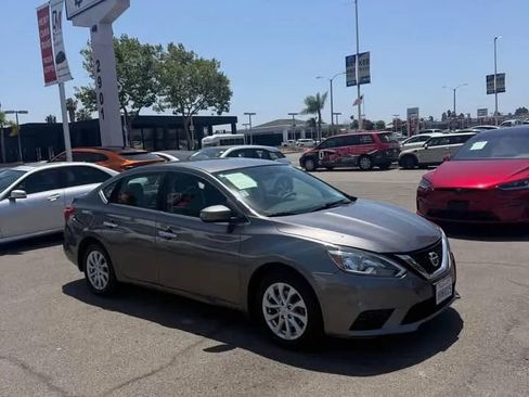 Used 2019 Nissan Sentra SV FWD image 3