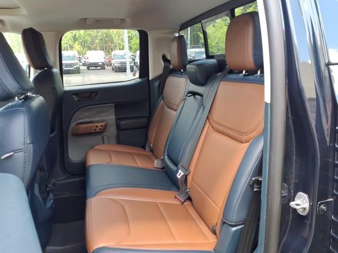 Used 2023 Ford Maverick Lariat w/ Lariat Luxury Package AWD/4WD image 31