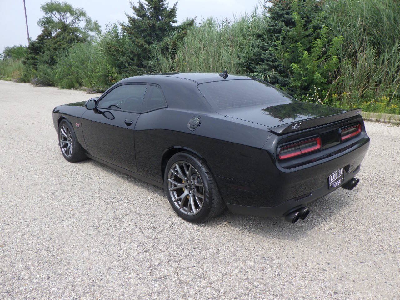 Used 2015 Dodge Challenger SRT w/ Technology Group RWD image 3