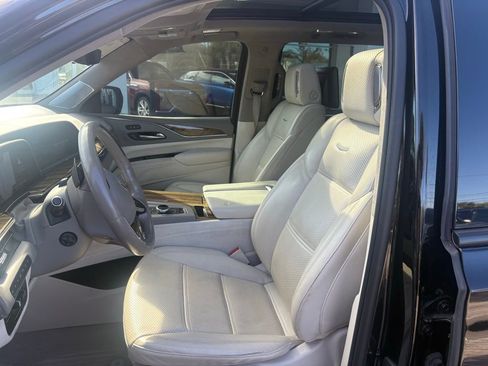 Used 2022 Cadillac Escalade ESV Sport Platinum image 13