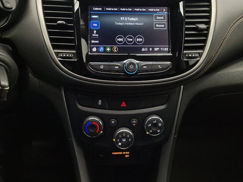 Used 2019 Chevrolet Trax LT image 25