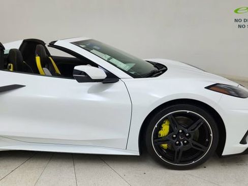 Used 2022 Chevrolet Corvette Stingray Premium Conv w/ Z51 Performance Package RWD image 7