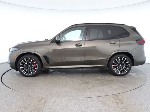 Used 2024 BMW X5 xDrive40i w/ M Sport Package image 2