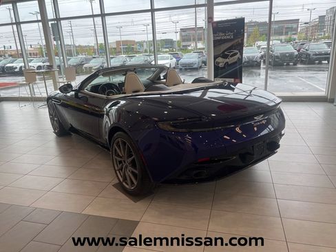 Used 2020 Aston Martin DB11 Volante RWD image 5