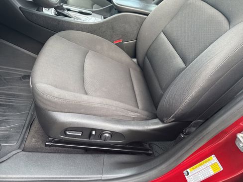Used 2021 Chevrolet Malibu LT FWD image 24