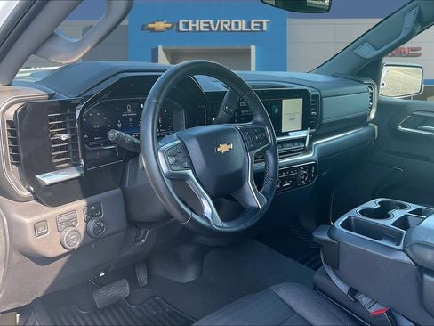 Used 2023 Chevrolet Silverado 1500 LT AWD/4WD image 18