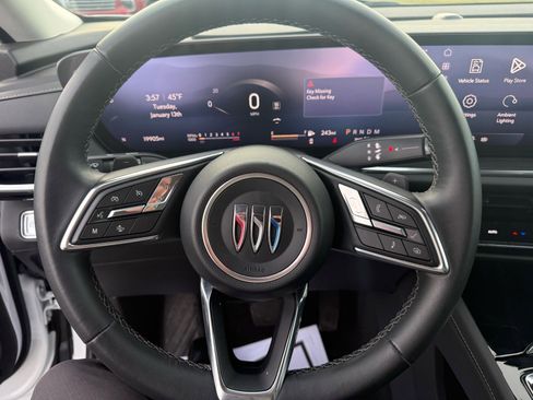 Used 2025 Buick Envision Preferred image 18