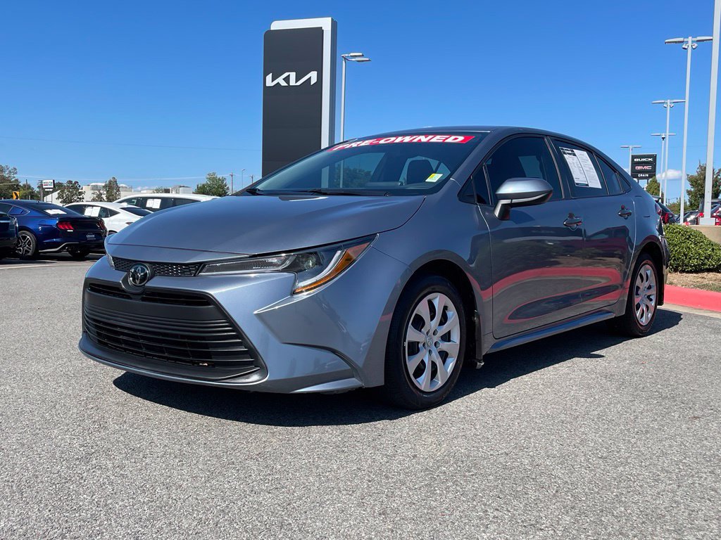 Used 2024 Toyota Corolla LE FWD image 3