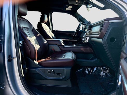 Used 2023 Ford Expedition Max Limited image 35