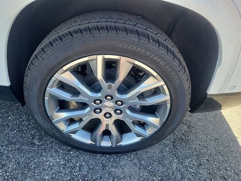 New 2026 GMC Acadia Denali w/ Super Cruise Package image 8