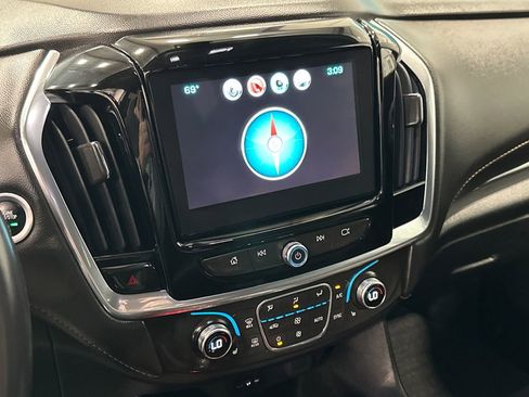 Used 2018 Chevrolet Traverse LT w/ LPO, Floor Liner Package AWD/4WD image 23
