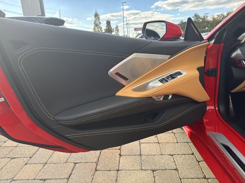 Used 2024 Chevrolet Corvette Stingray Premium Conv image 13