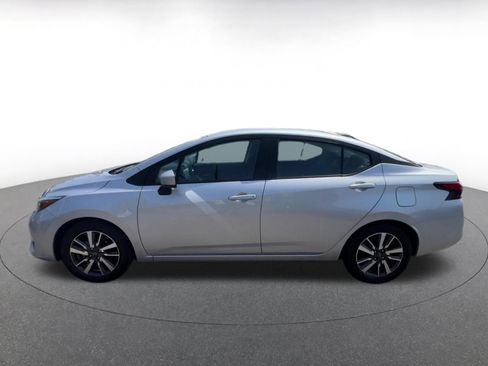 Used 2025 Nissan Versa SV FWD image 9