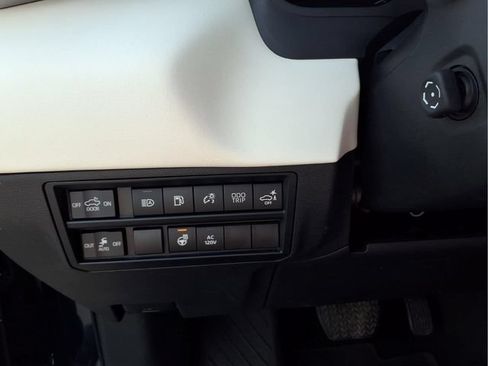 Used 2023 Toyota Tundra Capstone AWD/4WD image 31