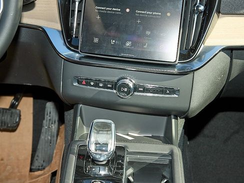 New 2026 Volvo XC90 B5 Plus w/ Protection Package image 29