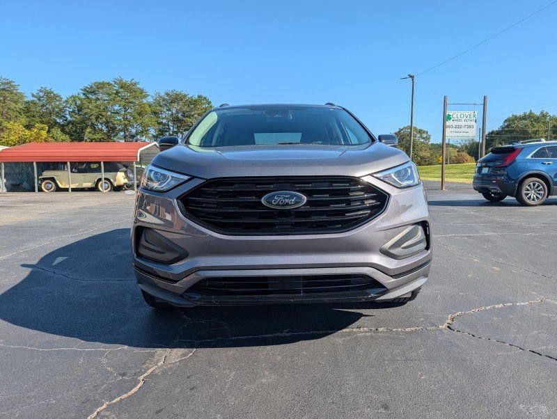 Used 2022 Ford Edge SE w/ Black Appearance Package AWD/4WD image 3