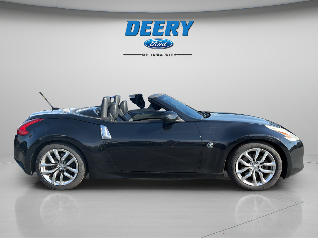 Used 2010 Nissan 370Z Touring RWD image 5